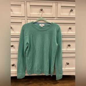 Vineyard Vines wool/cashmere women’s sweater. Size L.
